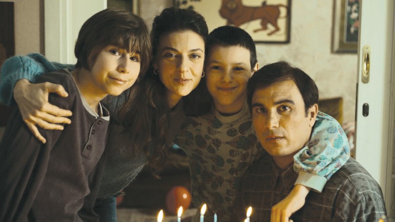 FAMILIA…