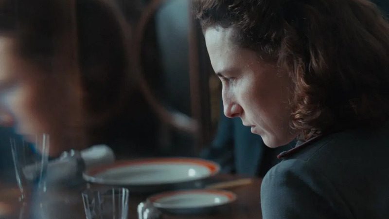 WOMAN UNKNOWN