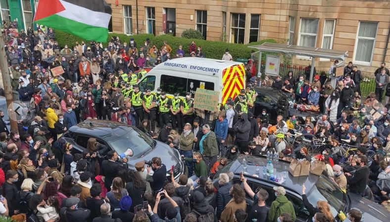 Everybody To Kenmure Street