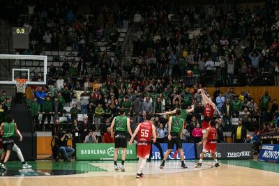RS532263_J24-JOV-BAX-Firmar-acb-Photo-D-Grau_02 