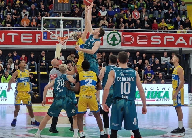 cividale-vs-cantu-FILEminimizer
