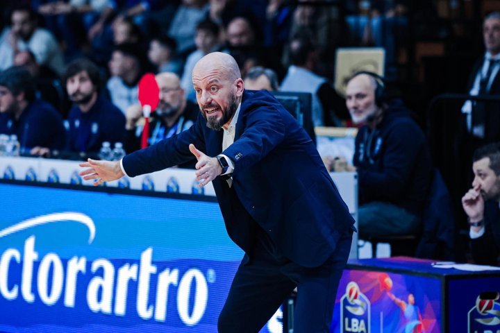 coach demis cavina (FILEminimizer)