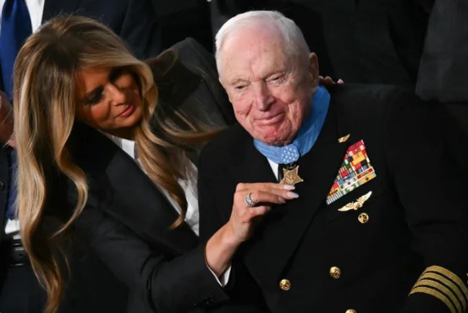 zzz5742854083185540634_n5476785r89ThhdrqqqtEExxxt