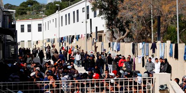 immigrati-centro-accoglienza-lampedusa