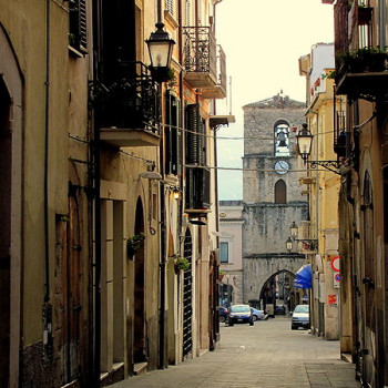 450px-Centro_Storico_1_(Isernia)