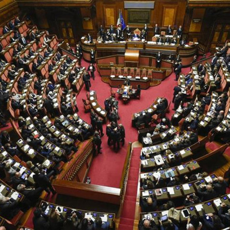 Italia-in-crescita-ma-sempre-bassa-la-fiducia-nelle-istituzioni.-Partiti-politici-all-ultimo-posto_articleimage