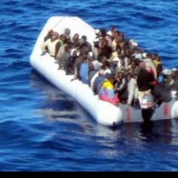 700_dettaglio2_Lampedusa-immigrati_634x475_1449675588422 x