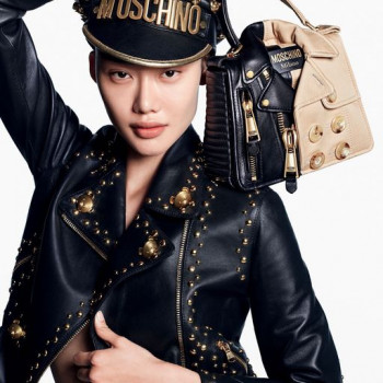 Moschino 204328681_10159649002595990_7047775089896745677_n