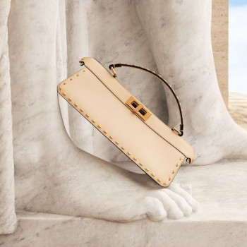 fendi241122105_10159411802016578_1984377928173302804_n