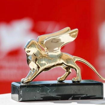 leone-d-oro-festival-di-venezia-2020...